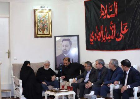 دیدار معاون حقوقی و امور مجلس وزیر آموزش و پرورش با خانواده شهید مالک رحمتی
