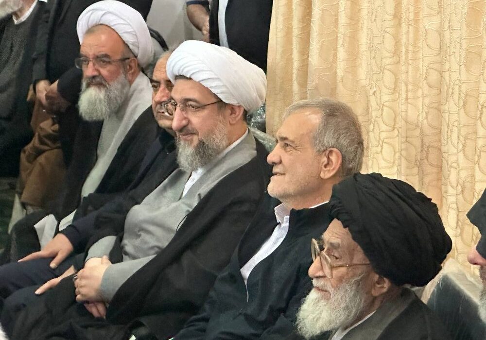 برگزاری آیین گرامیداشت شهدای خدمت در تبریز با حضور سرزده رئیسجمهور