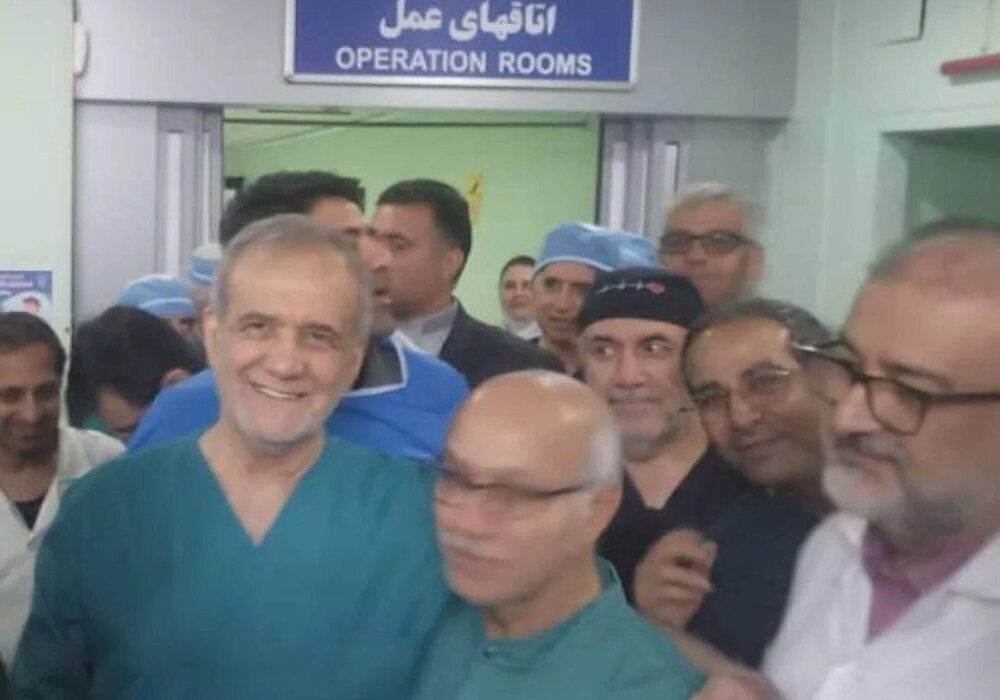 دکتر پزشکیان در تبریز دست به تیغ شد