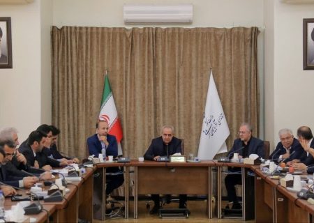 آغاز عملیات اجرایی ساخت ۱۴۴۰ مگاوات نیروگاه برق خورشیدی در آذربایجان شرقی