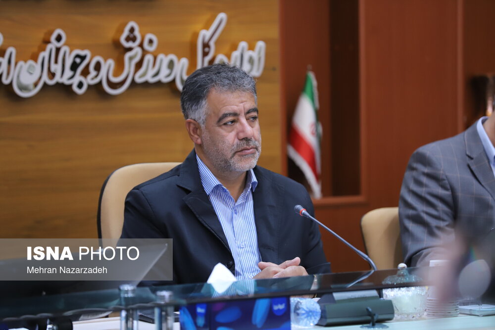 چمن جدید ورزشگاه یادگار امام (ره) باید ۱۰ سال در خدمت تراکتور باشد