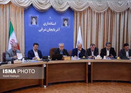 کلنگ‌زنی ۱۱ واحد نیروگاه خورشیدی سه مگاواتی در تبریز