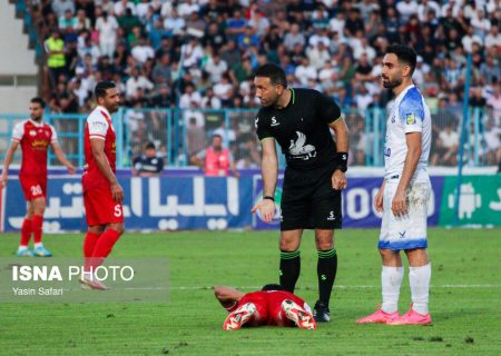 وحید کاظمی داور بازی تراکتور – پرسپولیس/ عرب‌براقی داور VAR شد