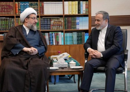 عراقچی: میدان و دیپلماسی دشمنان را متوقف کردند