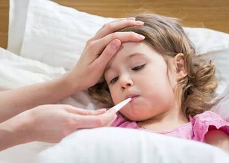 یک فوق‌تخصص عفونی کودکان: تب آنفلوآنزا در همه کودکان موجب تشنج نمی‌شود