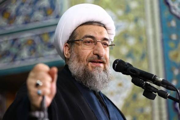 امام جمعه تبریز: مردم با وجود فشارها و مشکلات اقتصادی پای دفاع از ایران ایستاده‌اند