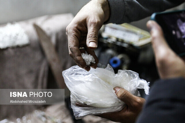 کشف ۴ کیلو و ۱۰۰ گرم شیشه از چمدان مسافر در فرودگاه تبریز