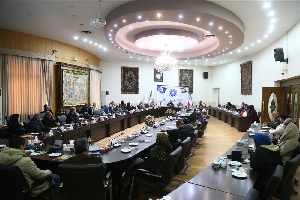 از تاکید بر لزوم حفظ شأن فرش دستباف تا درخواست حذف پیمانسپاری ارزی