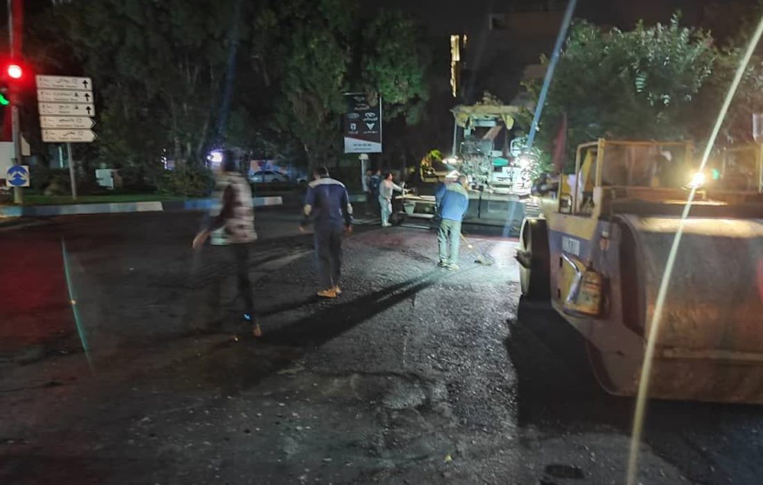 آسفالت ریزی اساسی 350 تنی در فلکه بارنج به سمت سه راهی ولیعصر (عج)