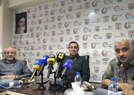 انتخابات هیات فوتبال استان به تعویق افتاد/ کاش افراد مسئول کمی مطالعه داشته باشند