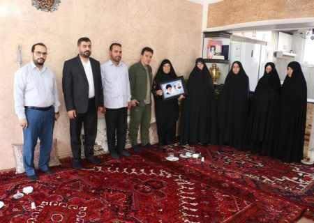 دیدار شهردار تبریز با خانواده معظم شهیدان والامقام «ناصر رزمی» و «ابراهیم اسدیان»